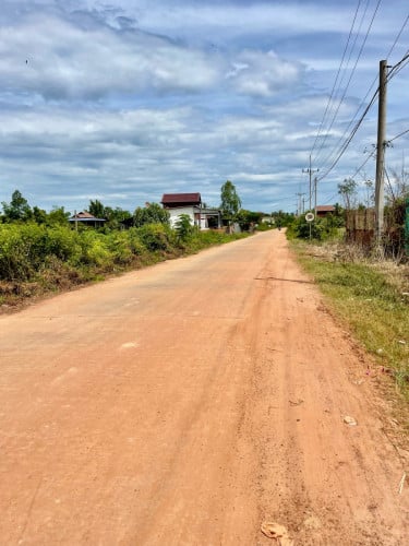 ដីស្អាតតំម្លៃក្រោមទីផ្សា ក្បាល9m X 35m ជាប់ផ្លូវរដ្ឋ