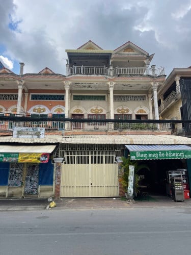 ផ្ទះអាជីវកម្មសម្រាប់ជួល | Shophouse for rent near Phsar Doeum Thkov roundabout