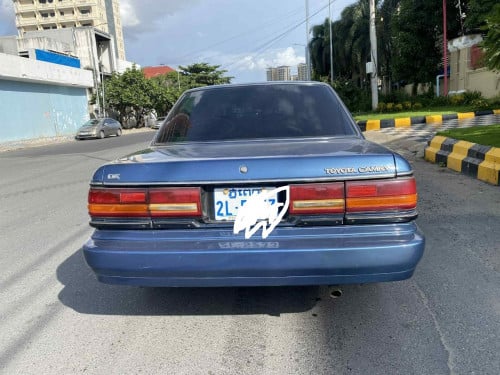 Camry 91 ឡានខ្ចី ម៉ាសុីនអេម ព៌ណខៀវ