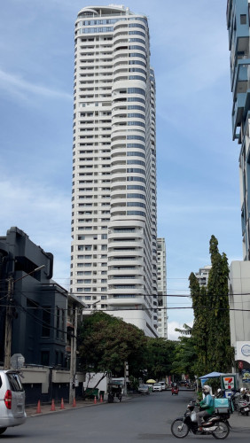 High-End Penthouse for sale in BkK1