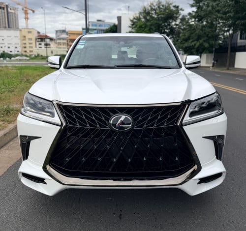 Lexus LX570 Kurou black edition  129000$