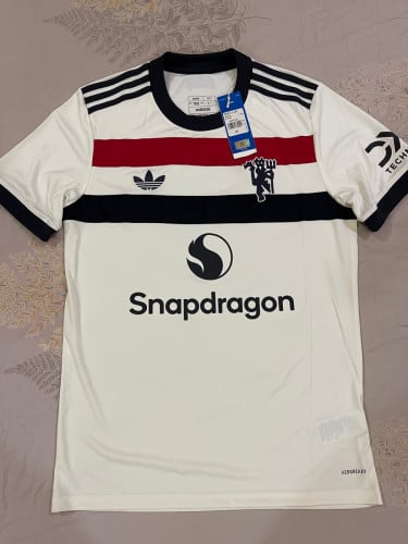 Resell Manchester United kit 24/25 third