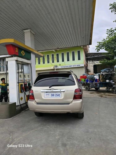 ឡានអ្នកជិះផ្ទាល់ Highlander 2004 ម៉ាស៊ីន4 កៅអីចុចដំបូលបើកប៉ុង1