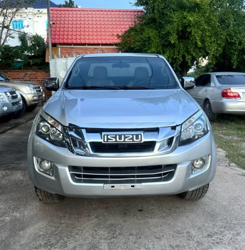 លក់ ISUZU D-MAX 2014 លេខដៃ1បាំងកន្លះទ្វាហែក (សន្លឹកពន្ធ)