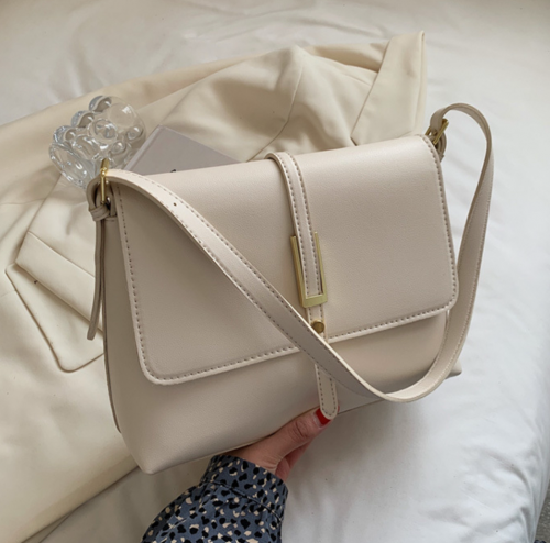 កាបូបស្ពាយ (Retro casual large)