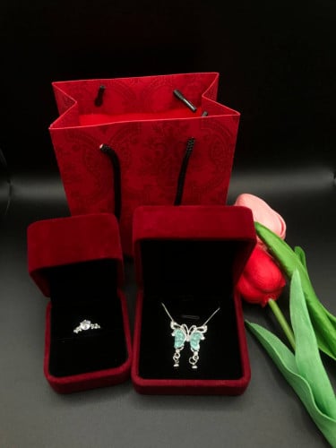 💖 Sparkling Butterfly Necklace Set – Cute & Stylish Jewelry Collection