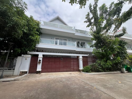 9 Bedroom Villa For Rent in Borey Bassac Garden City