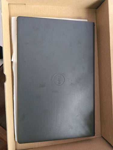 លក់បន្ទាន់ Dell Vostro 3530