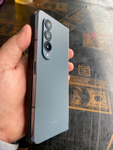 Fold 4  512G  99% ក្រុមហ៊ុន