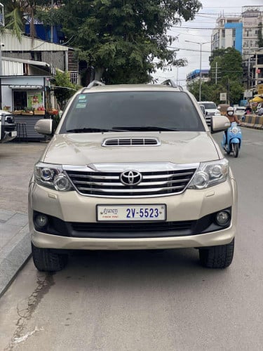 Fortuner 2013 ធានាថ្មី