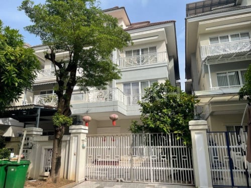 Twin Villa for rent at Sensok
