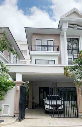 វីឡាភ្លោះសម្រាប់លក់នៅក្នុងបុរី ប៉េងហួតបឹងស្នោរគំរោង១០ (កំពុងមានចំណូលពីការជួលស្រាប់)