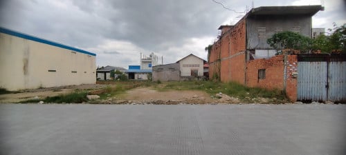 ដីលក់  (តម្លៃអាចចរចារបាន)