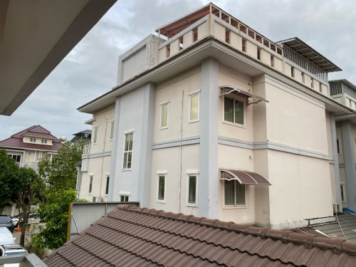 លក់បន្ទាន់ វីឡាកែង