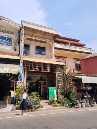 ស្រួតៗ លក់ផ្ទះ វត្តដំណាក់ ផ្សារដីហ៊ុយ 14xxxxចរចា