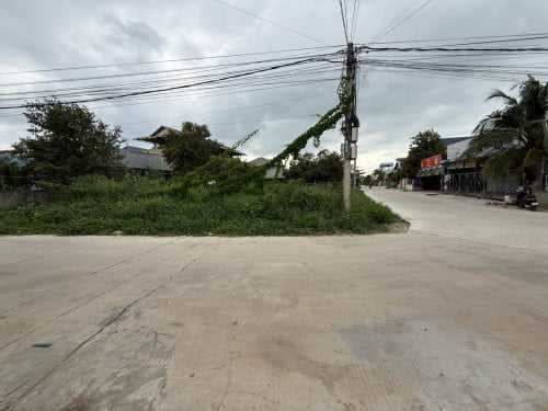 ដីកែងលក់នៅជិតបុរីពិភពថ្មីឈូកវ៉ា2