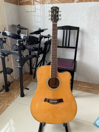 លក់ហ្គីតា ស្រាំ  ទំហំ41”