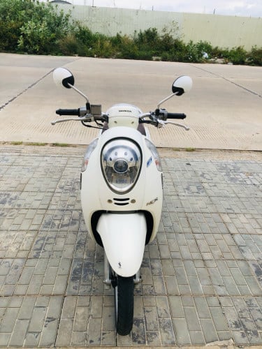 ម៉ូតូលក់ប្រញាប់លុយ Honda Scoopy 2015