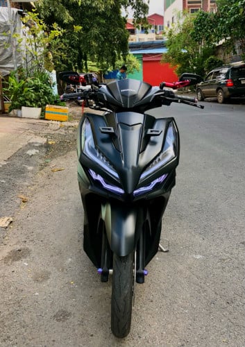 មានលក់ម៉ូតូមួយទឹកៗតម្លៃធូរៗមានពន្ធកាតគ្រីម៉ាកHONDA VARIO ឆ្នាំ2022 កម្លាំង125cc ប្រទេសជប៉ុន