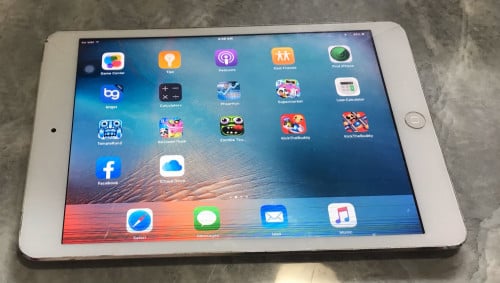 លក់ IPad mini ស្ទើរអេក្រង់