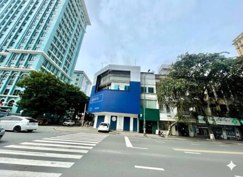 ✅ផ្ទះអាជីវកម្មកែង សម្រាប់ជួល នៅលើមហាវិថីព្រះនរោត្តម