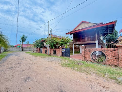 🏠 House For Rent at Kampot!0974213142Price 1XX$ per month• ☎️0966304243