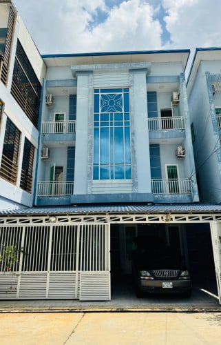 លក់បន្ទាន់ ផ្ទះ២ល្វែង Urgent SALE ( ទៅក្រៅប្រទេស )