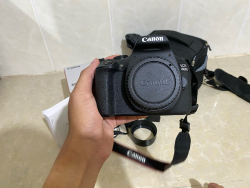 Canon EOS 2000D 99%