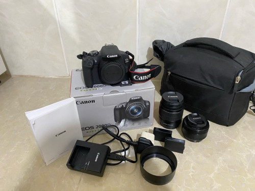Canon EOS 2000D 99%