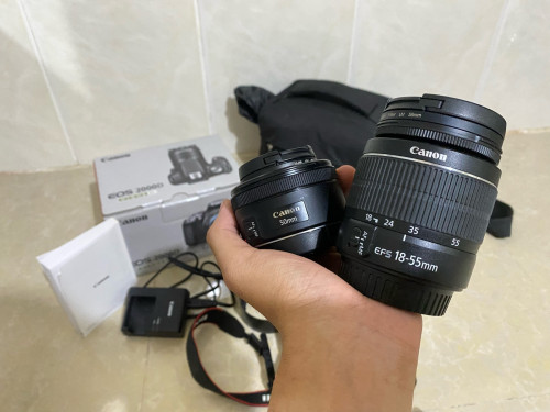 Canon EOS 2000D 99%