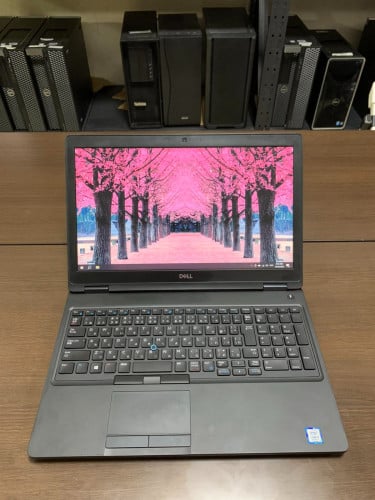 Dell Latitude  5590