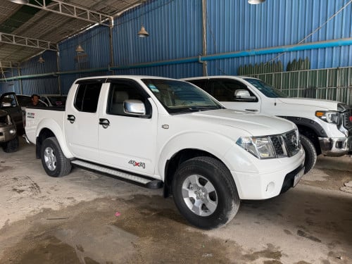 Nissan Navara 010ម៉ាស៊ូតប៉ុង2អូតូកាពីតាស់ខ្លាញ់គោក្រុមហ៊ុន សាច់ដែកបាតស្អាតខ្ចី