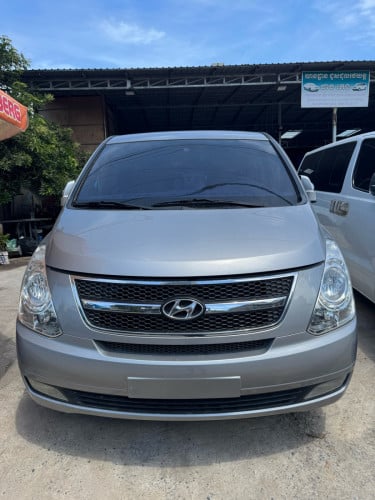 Starex 2014 CVX full options