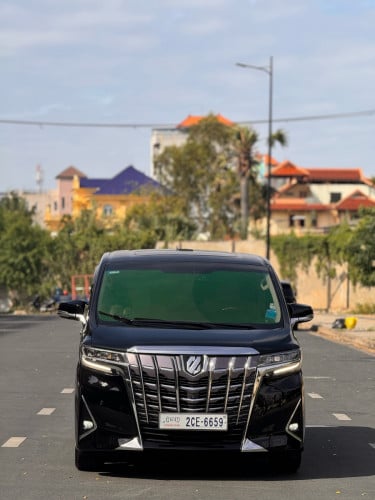Toyota Alphard V6 Executive luonge