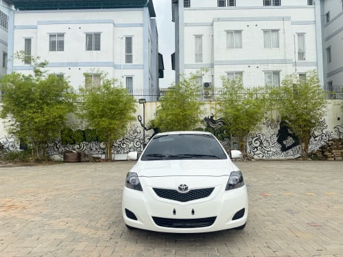 Toyota Belta 2010 ពណ៍ស