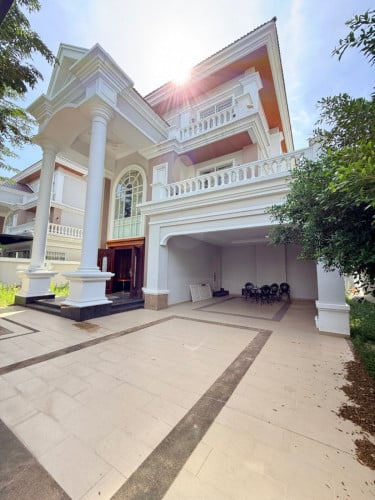 Villa Prince A 6000$/month