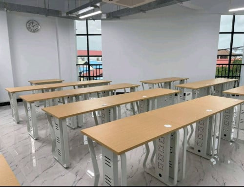 តុជើងដែក