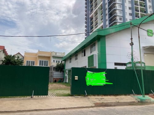 ដីនឹងឃ្លាំងសំរាបជួល