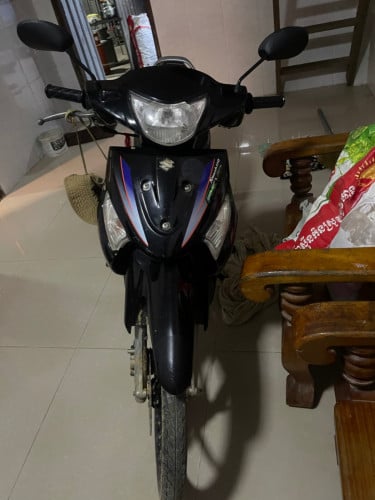 លក់ម៉ូតូជិះផ្ទាល់ មានកាត