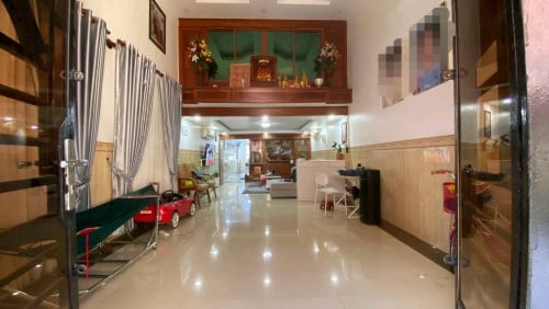 ផ្ទះល្វែងលក់ ក្នុងបុរី ពិភពថ្មីឈូកមាស សល់ដីក្រោយ8ម និងសល់ខាង3.5ម មានចំនូលពីការជួលស្រាប់់