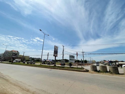 ដីកែង សម្រាប់លក់ | Corner​ land for sale