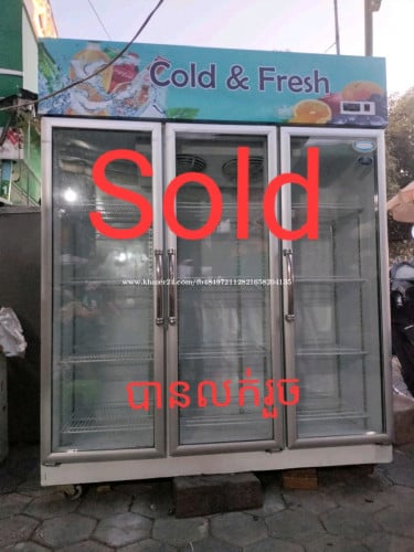 ទូតាំងភេសជ្ជះទ្វាបី food & beverage refrigerator
