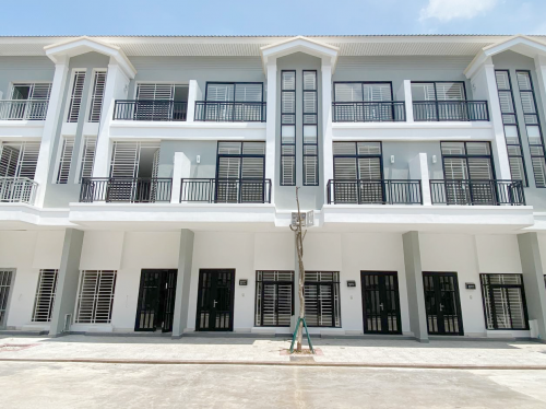 វីឡាកូនកាត់ LV ពីរល្វែងសម្រាប់ជួល | Two Link Villas LV for Rent