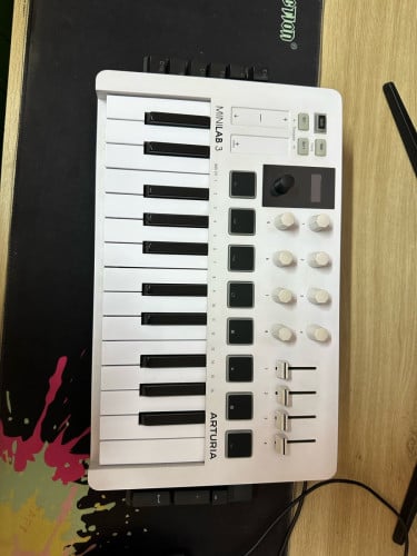 លក់ MIDI pad Arturia Mini lab3 70$