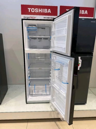 មានលក់ទូទឹកកក Toshiba 1m6 ថែមជើង