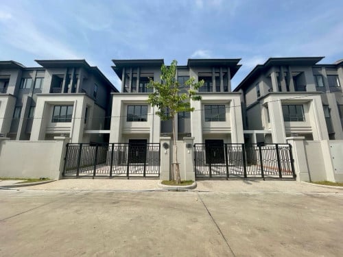 💥វីឡាភ្លោះលក់បន្ទាន់ខ្លាំង នៅបុរី ជីបម៉ុង 6A 