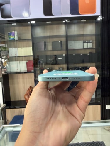 iPhone 16 plus 128G sim+esim 729$