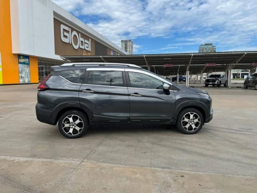 Mitsubishi Xpander Cross ស៊េរីឆ្នាំ 2022​ប្រេីបាន4មុឺនគីឡូ