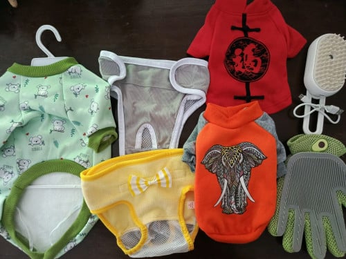Pet clothes & grooming
