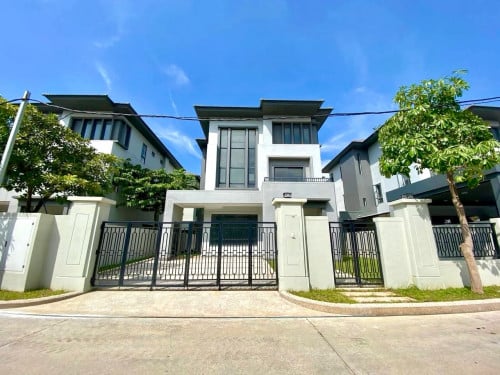 Queen A សម្រាប់លក់នៅបុរីជីបម៉ុង6A